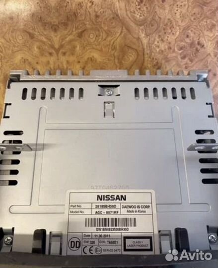 Магнитола на Nissan Juke с рамкой оригинал