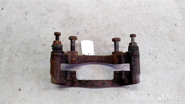 Скоба суппорта переднего mersedesbenz W124 E