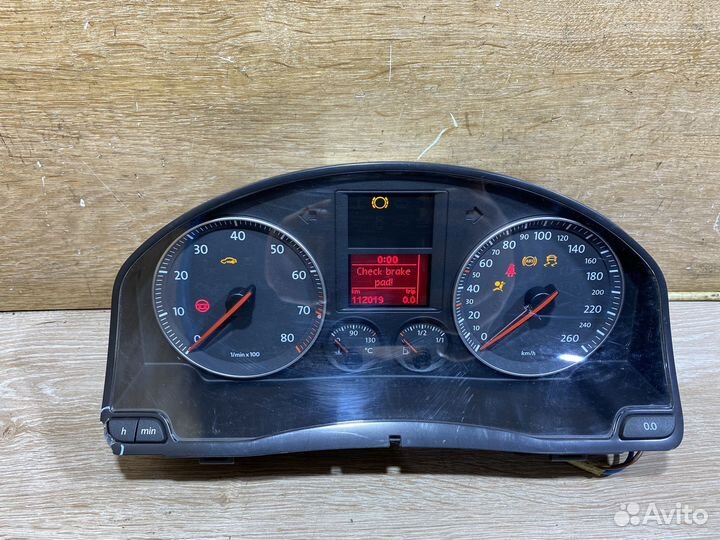 Панель приборов Volkswagen Golf 5 бензин 1121122