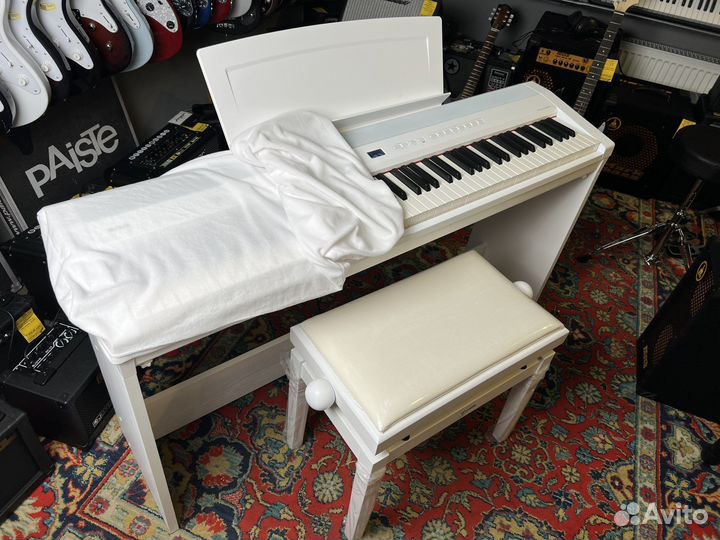 Цифровое пианино белое