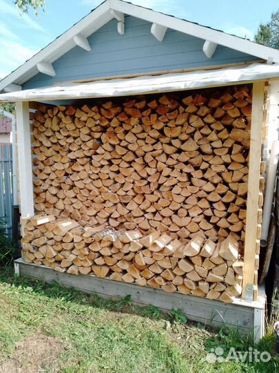 Дрова доставка и укладка в поленницу
