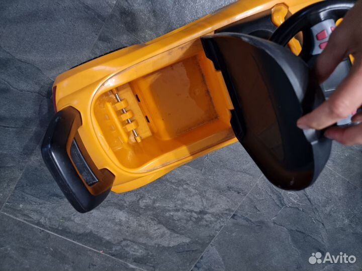 Машина каталка толокар