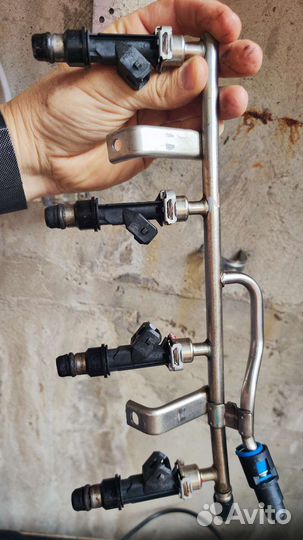 Топливная рампа форсунка Опель астра 1.6 z16xep