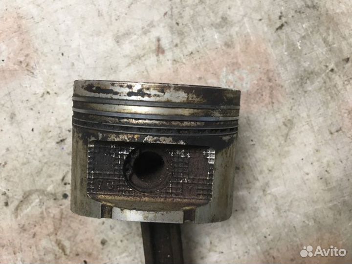 Поршень с шатуном Nissan Almera N15 GA14 1997