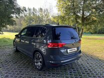 Volkswagen Touran 1.5 AMT, 2021, 91 240 км, с пробегом, цена 2 245 000 руб.