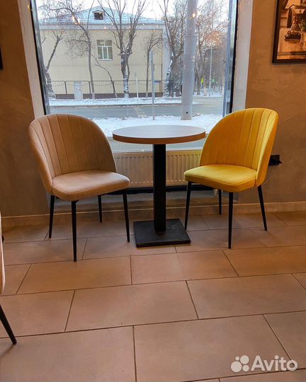 Столы и стулья