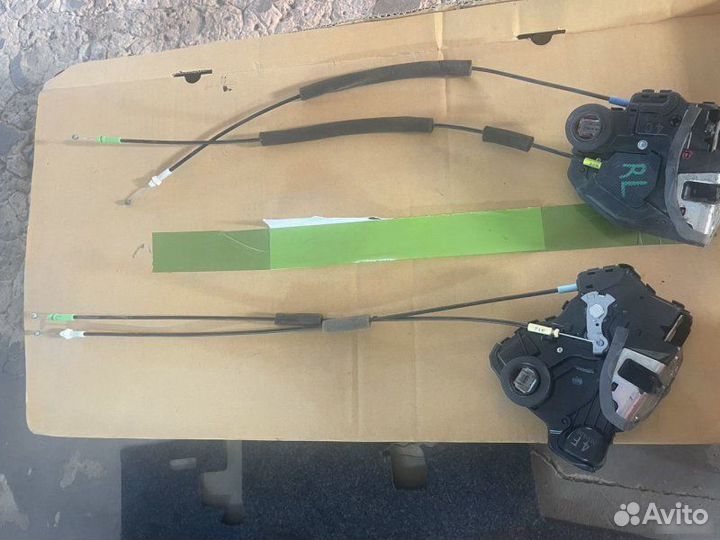 Замок двери Toyota Highlander 2