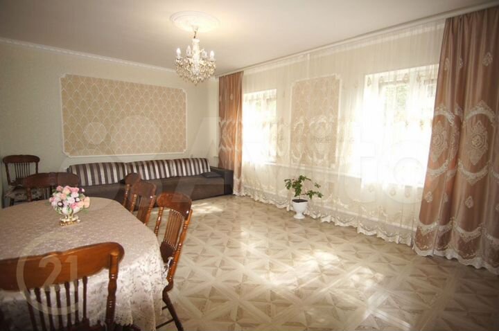 Дом 237,8 м² на участке 4,3 сот.