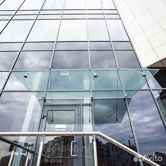 Стеклянный козырек