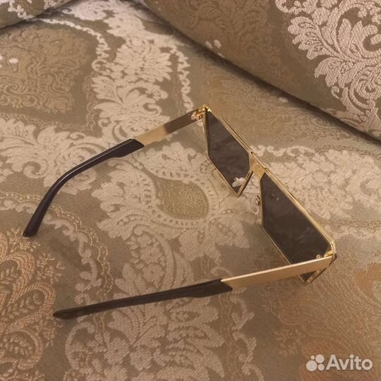 Солнцезащитные очки женские