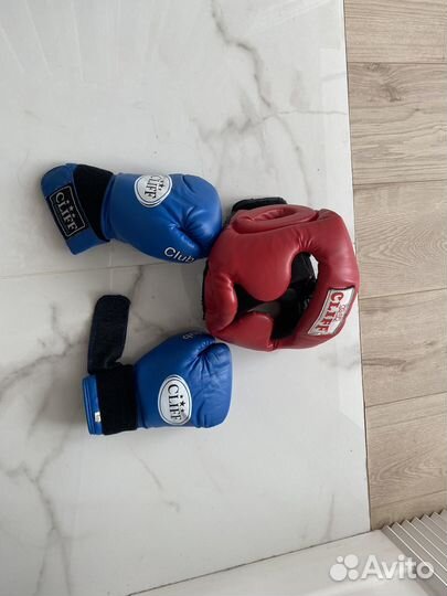 Боксерские перчатки и шлем детские