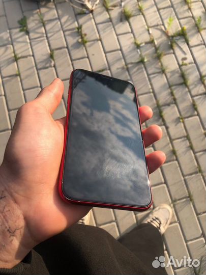 iPhone xr 64gb red