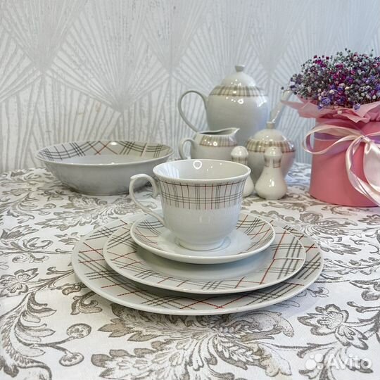 Сервиз столовый фарфоровый на 6 персон