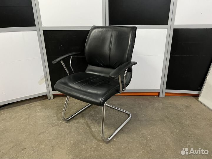 Кресло на дугах