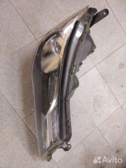Фара правая Toyota RAV-4