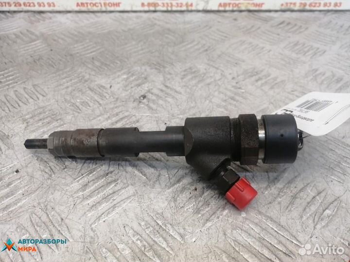 Форсунка Renault Scenic 2 рест. 2007 8200389369
