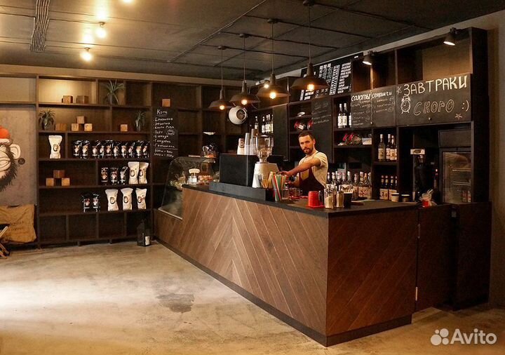 Стойки из спилов дерева для кофейни, барные стойки