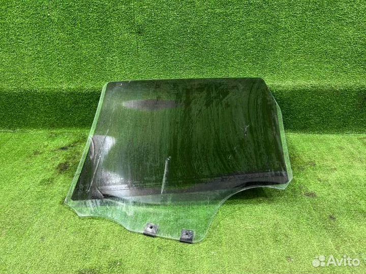 Стекло двери заднее правое Renault Duster