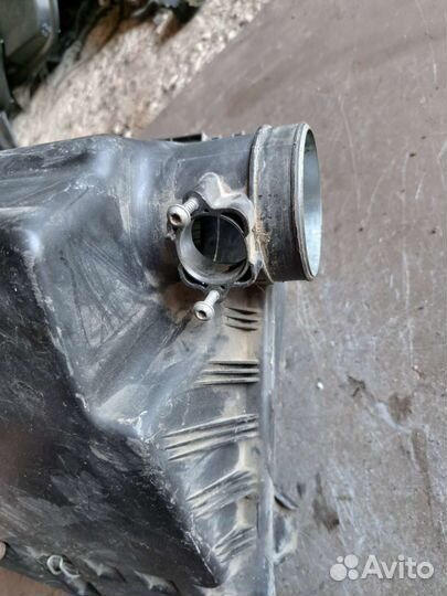 Корпус воздушного фильтра на BMW E60