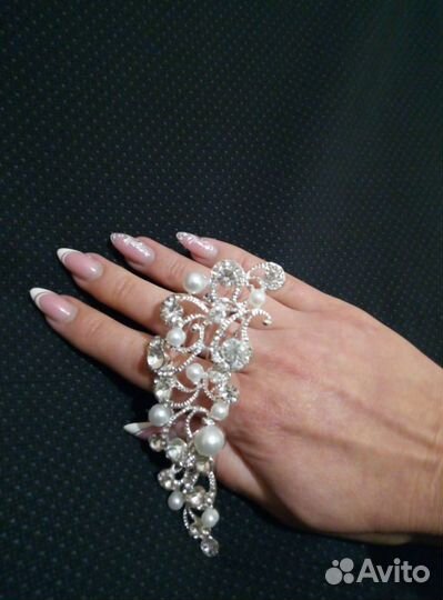 Серьги и гребень для волос от бренда sunlight