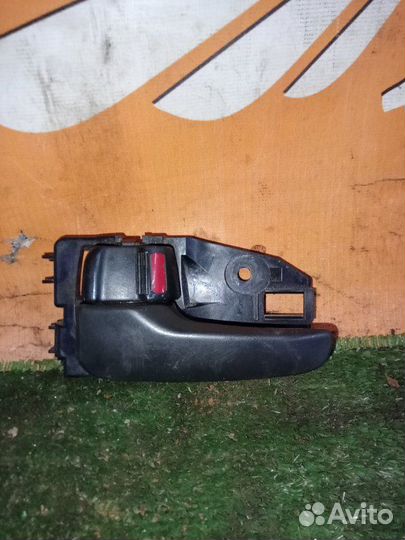 Ручка двери внутренняя задняя левая Mitsubishi