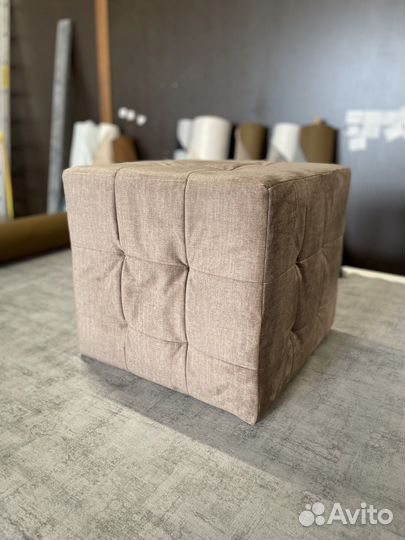 Пуфик в прихожую новый