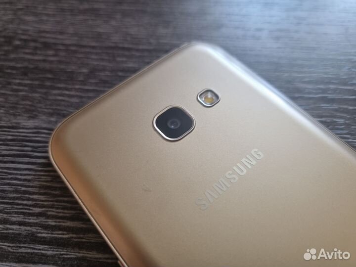 Samsung Galaxy A3 (2017) SM-A320F/DS, 2/16 ГБ