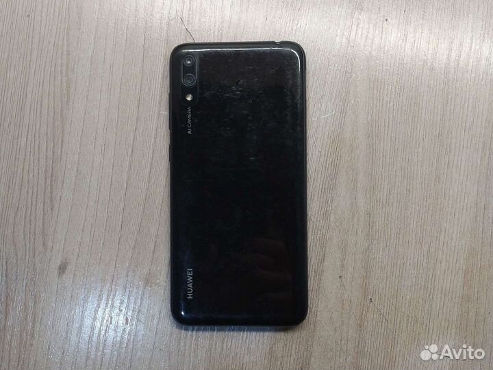 Телефон Huawei Y7 (2019)