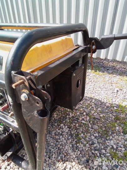 Бензогенератор