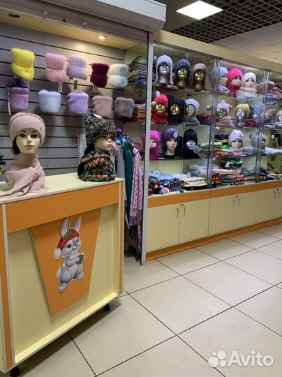 Требуется продавец-консультант на головные уборы