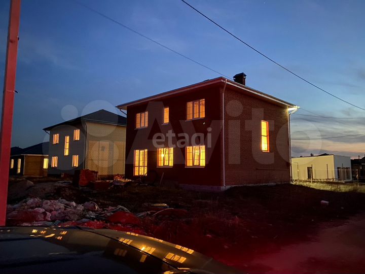 Дом 180 м² на участке 6 сот.