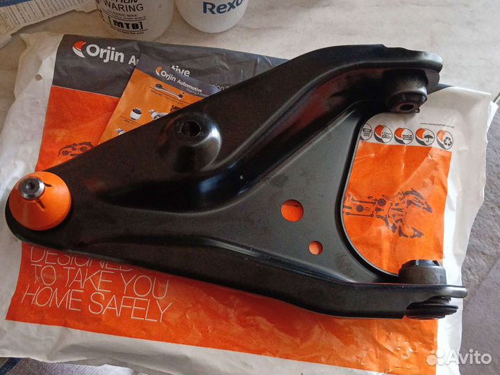 Рычаг передней подвески ларгус