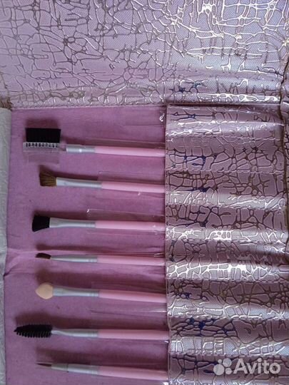 Кошелек, косметичка с кистями