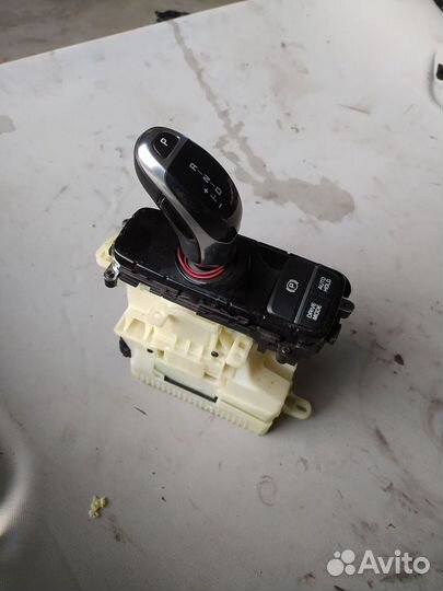 Селектор АКПП салонный Kia Quoris I рестайлинг (20