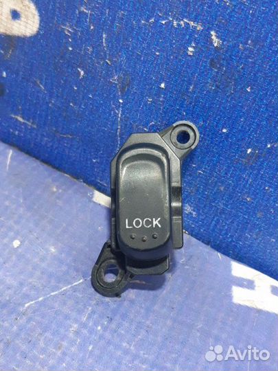 Кнопка центрального замка Mazda 3 Bk седан 2006