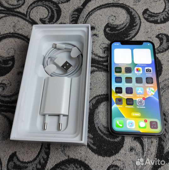 iPhone X, 64 ГБ