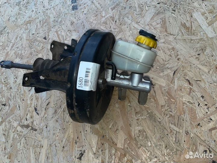 Вакуумный усилитель тормозов с главным тормозным