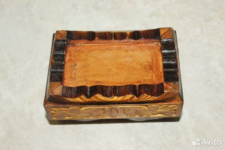 Шкатулка резная старинная