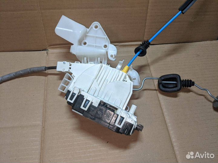 Замок двери передней левой Mercedes-Benz E-Класс