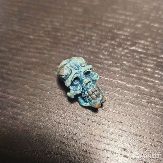 Темлячная бусина череп