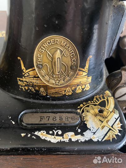 Швейная машина Зингер