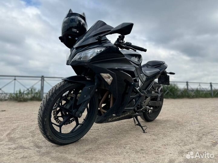 Kawasaki ninja 300 abs