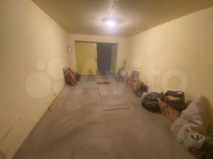 Гараж, > 30 м²