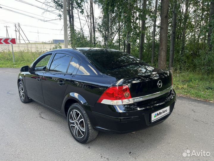 Opel Astra 1.8 AT, 2011, 204 000 км