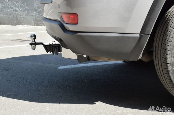 Фаркоп с накладкой из нерж. Jeep Grand Cherokee