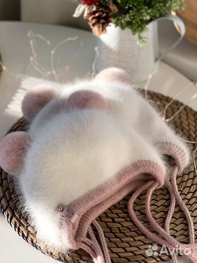 Шапка зимняя для девочки 1,5-2 года ручной вязки