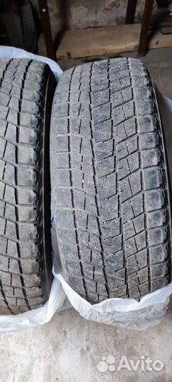 Bridgestone Blizzak DM-V1 235/65 R17