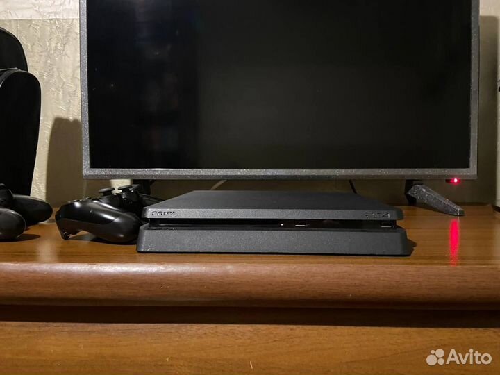 PlayStation 4 Slim 1TB
