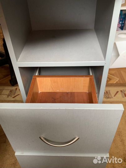 Маникюрный стол