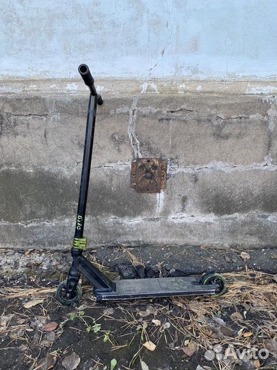 Трюковой самокат tech team aker